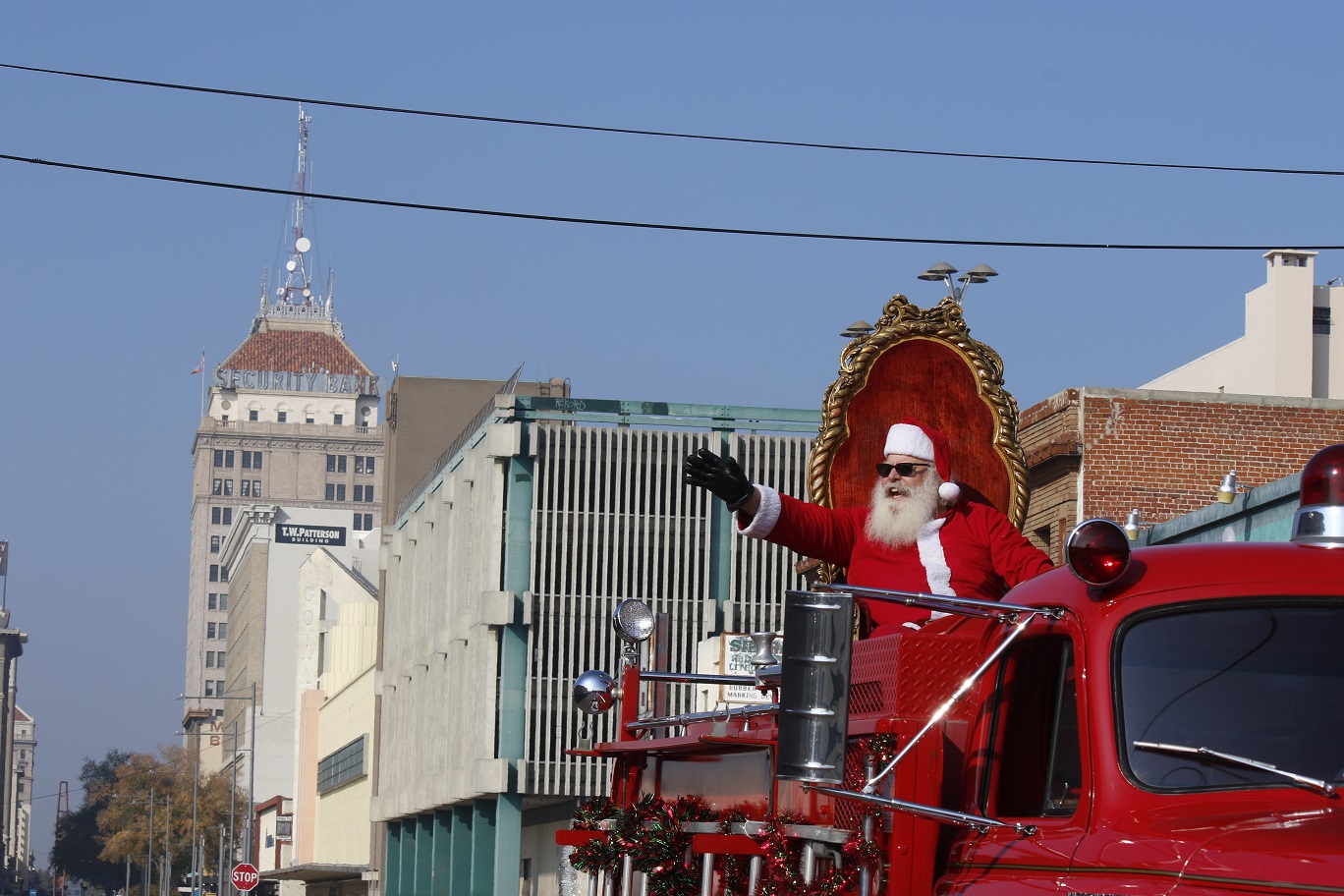 Downtown Fresno Christmas Parade Celebrates 89 Years! Kings River